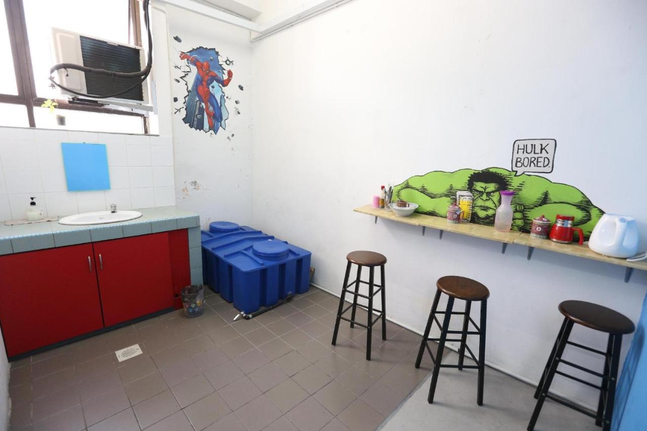 Hero Hostel Kuching Exterior foto